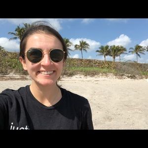 Meet your Posher, Nicole